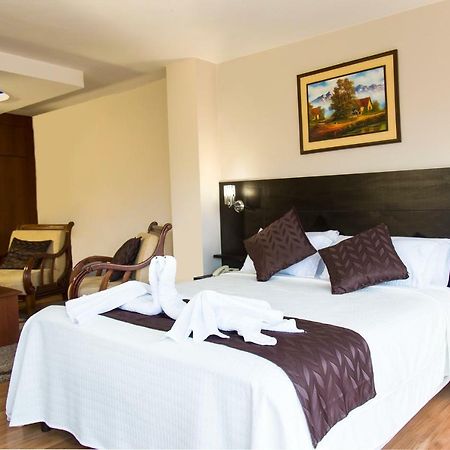 Hotel Versailles Ambato Extérieur photo