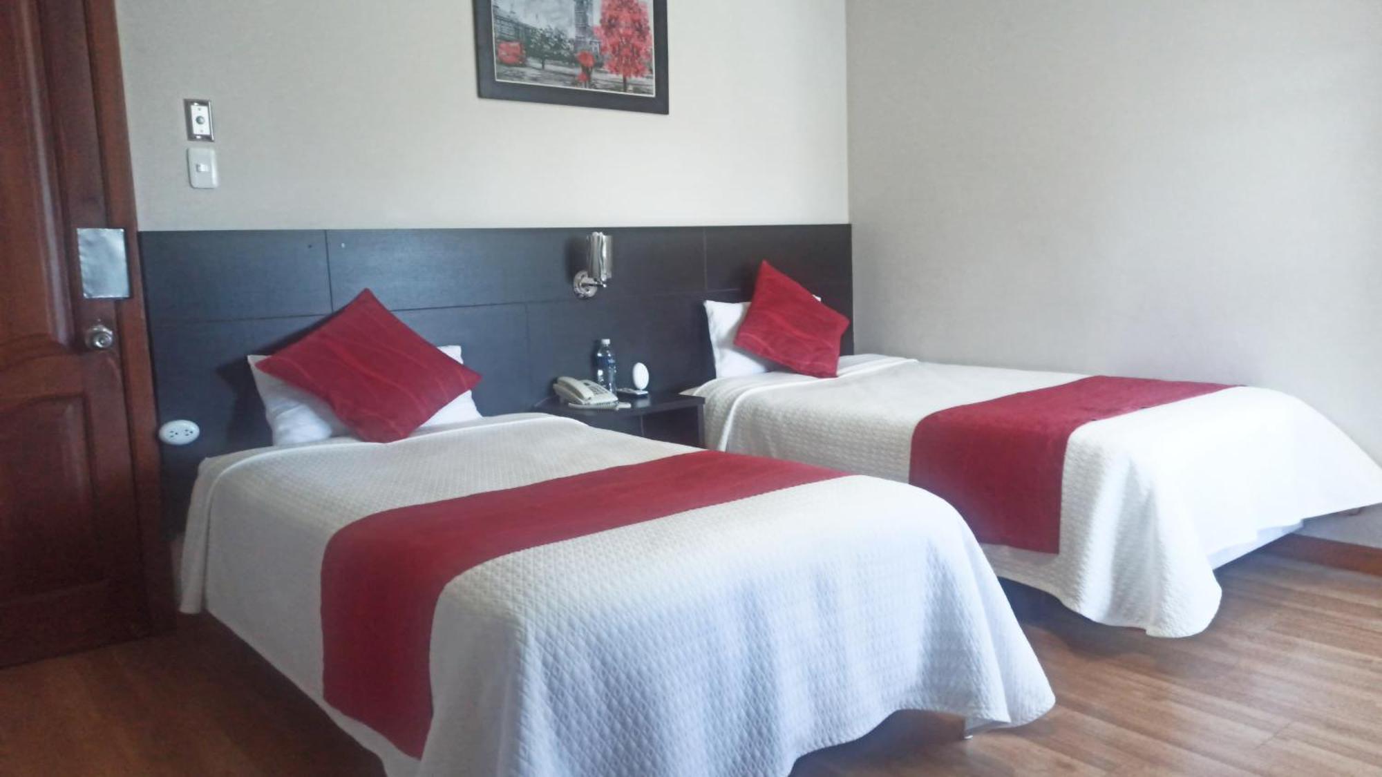 Hotel Versailles Ambato Extérieur photo