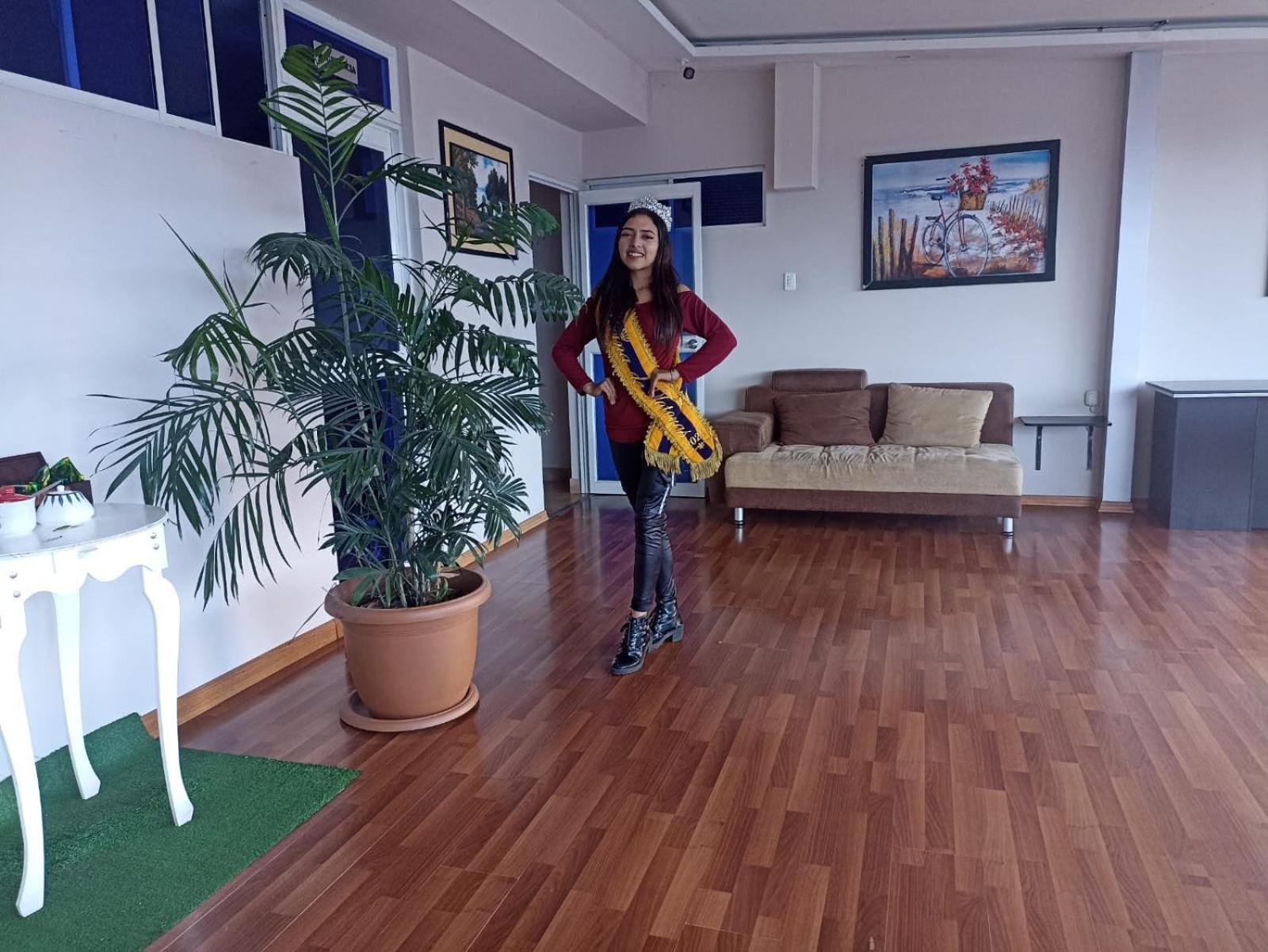 Hotel Versailles Ambato Extérieur photo