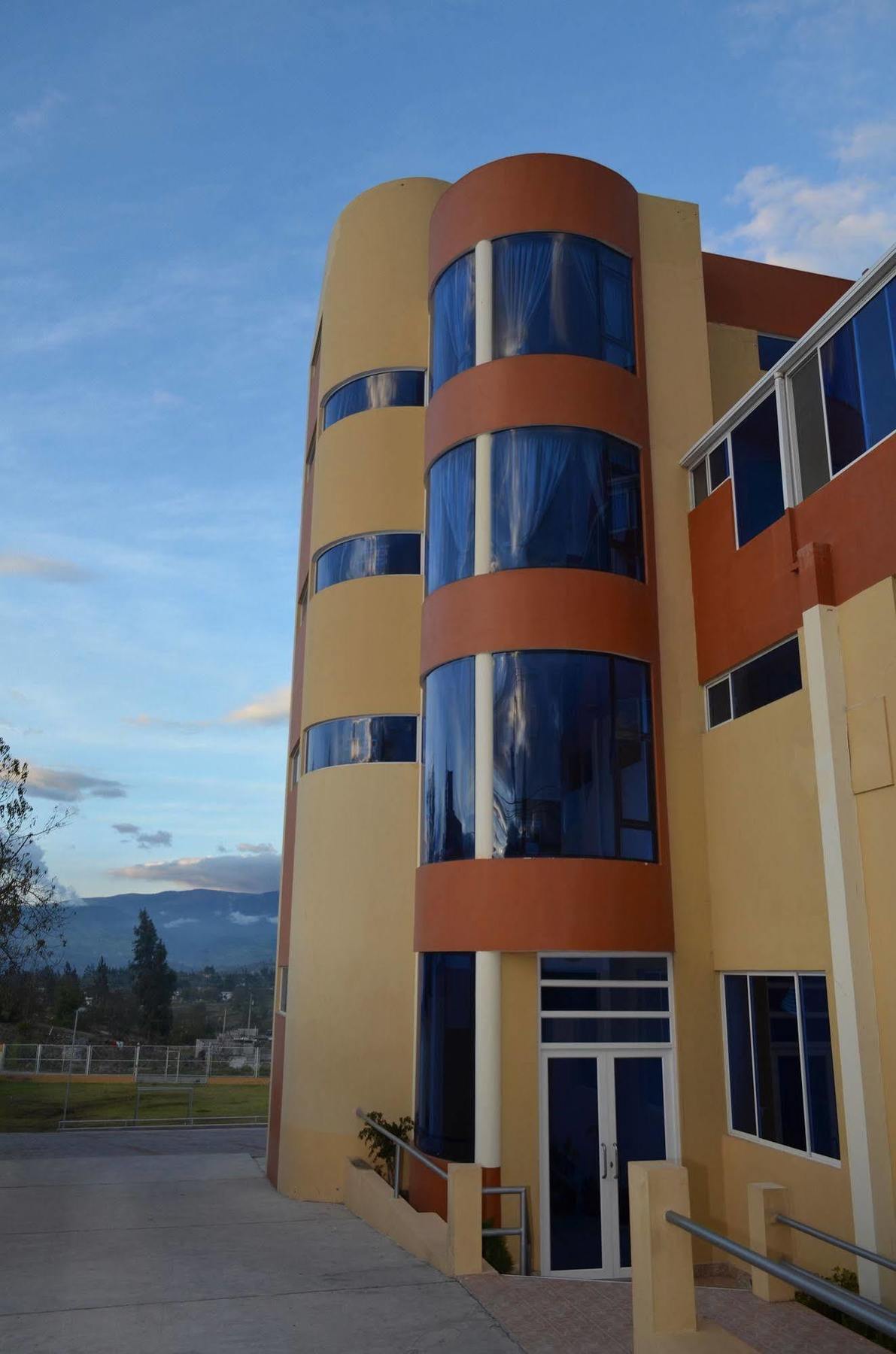 Hotel Versailles Ambato Extérieur photo