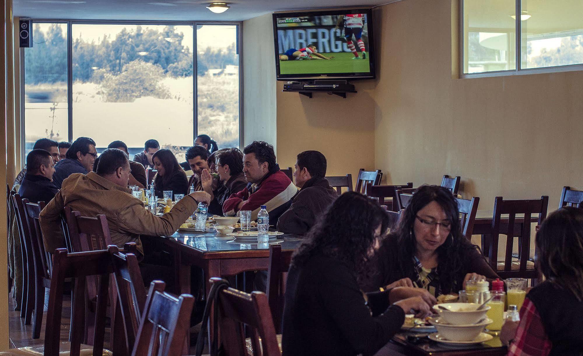Hotel Versailles Ambato Extérieur photo