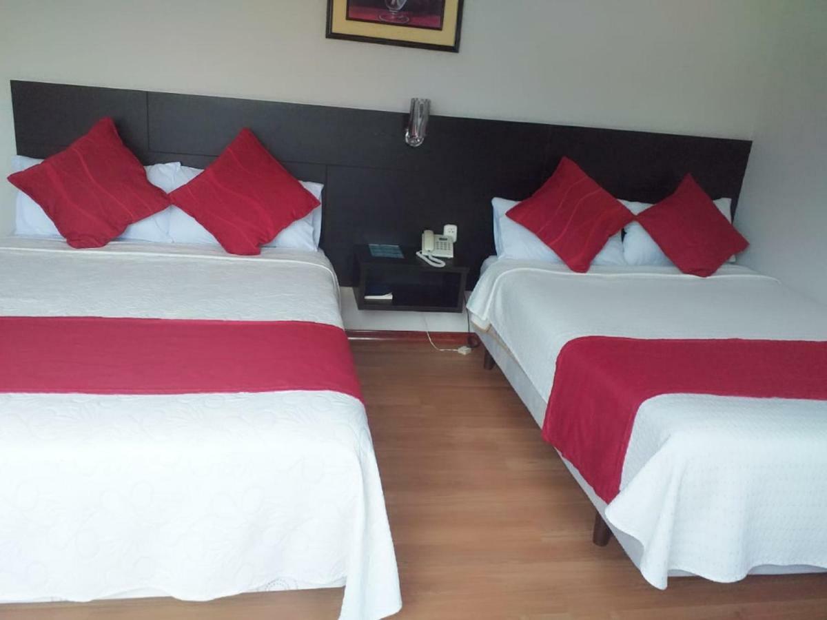Hotel Versailles Ambato Extérieur photo