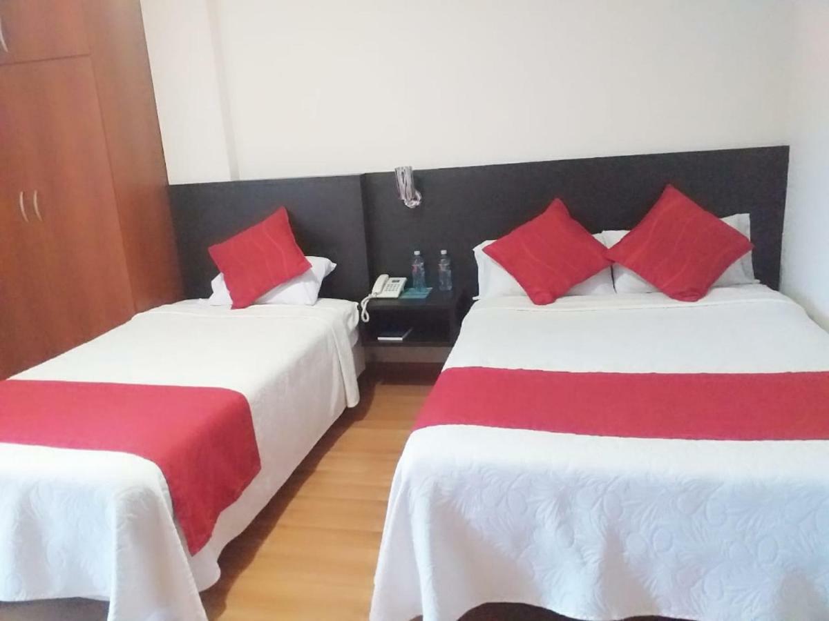 Hotel Versailles Ambato Extérieur photo